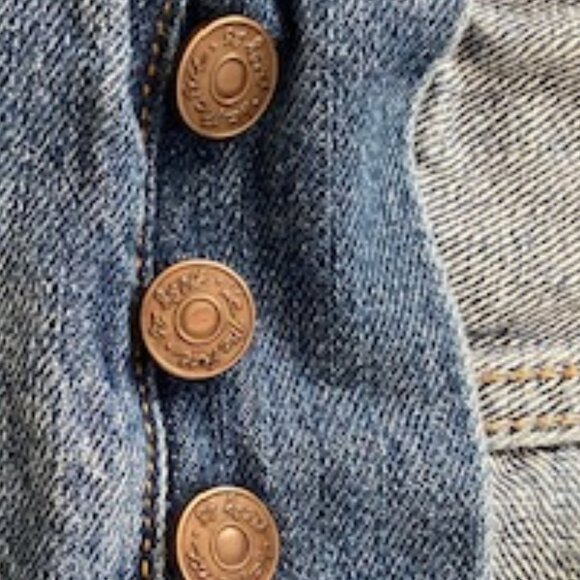 We The Free  Distressed Shorts Size 28 - Picture 8 of 8